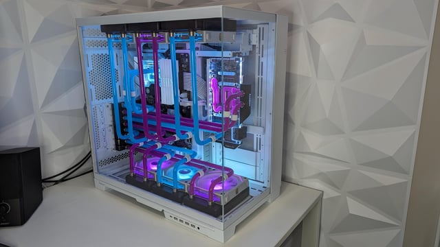 Decibel Meter measuring fan noise of the Noctua NH-D15.