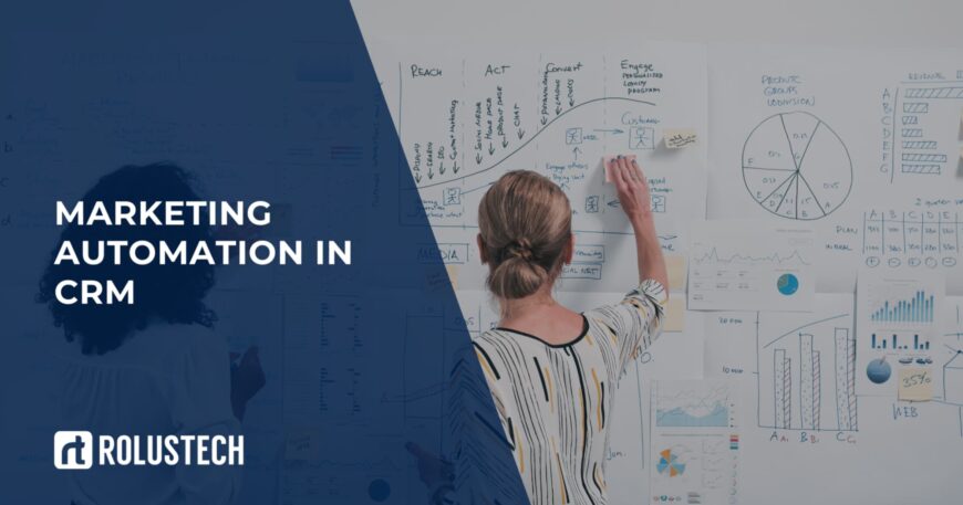 A user smiling looking into prompt marketer.