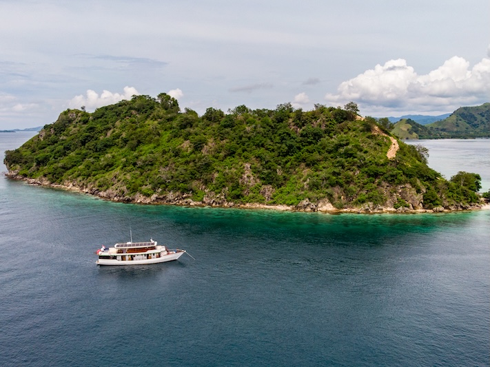 Bajau Eco-Friendly Liveaboard Philippines