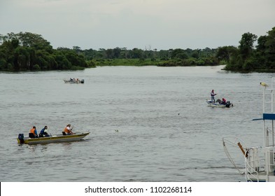 Renata interacting with researchers at the Caiman Research Project.
