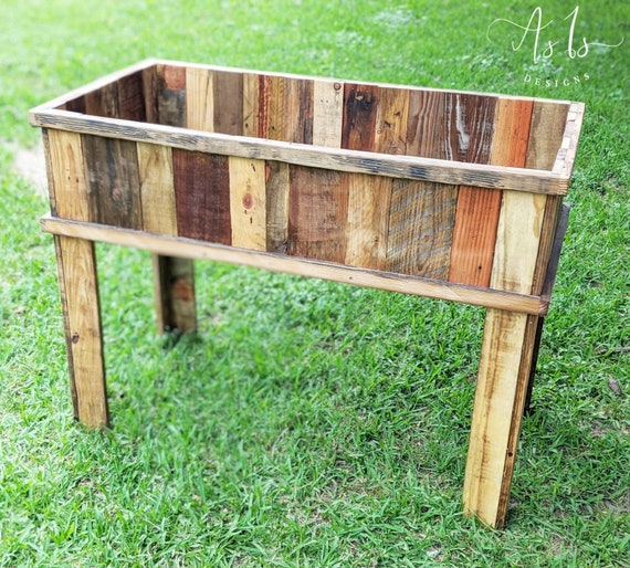 Disassembled pallet wood