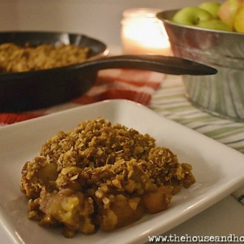 Rustic Skillet Apple Crisp with Maple Oat Toppin...