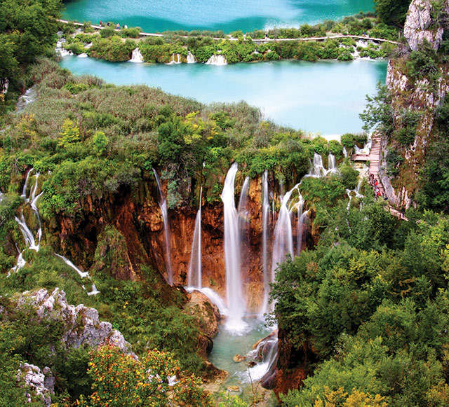 Capturing the Veliki Slap Waterfall in Plitvice Lakes National Park
