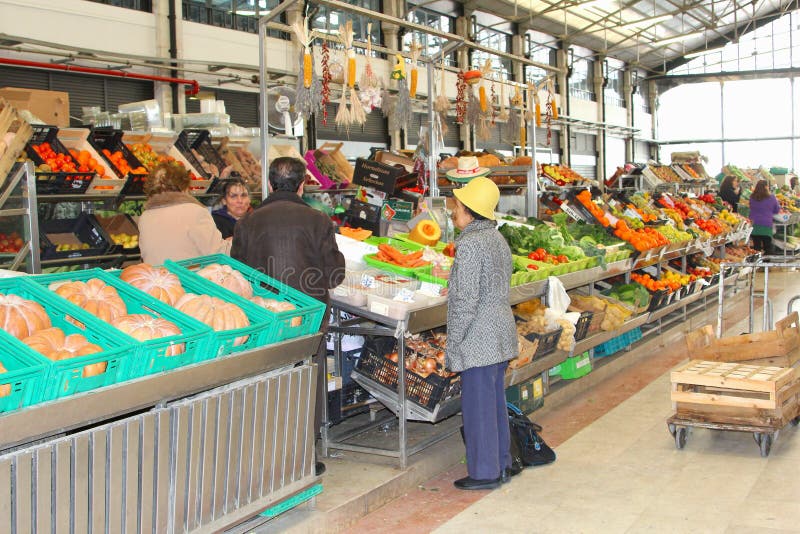 Eleanor, smiling and confident, standing in front of the Independente Hostel in Lisbon