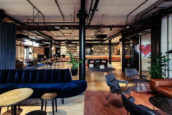 # The Hoxton Southwark: A Digital Nomad's Producti...