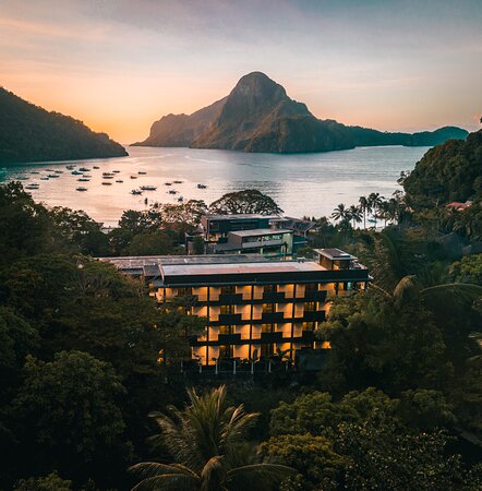 ## El Nido Overwater Bliss on a Budget: My Solo Ad...