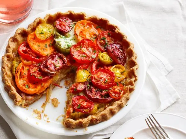 Late Summer Bounty: Heirloom Tomato Pie, Solar D...