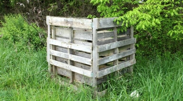An example of a pallet compost bin
