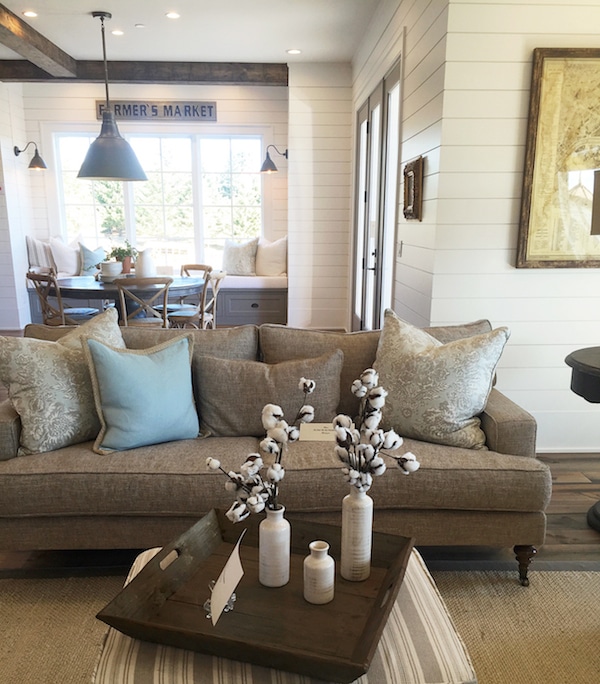 Coastal Farmhouse Charm: Styling Your Living Ro...