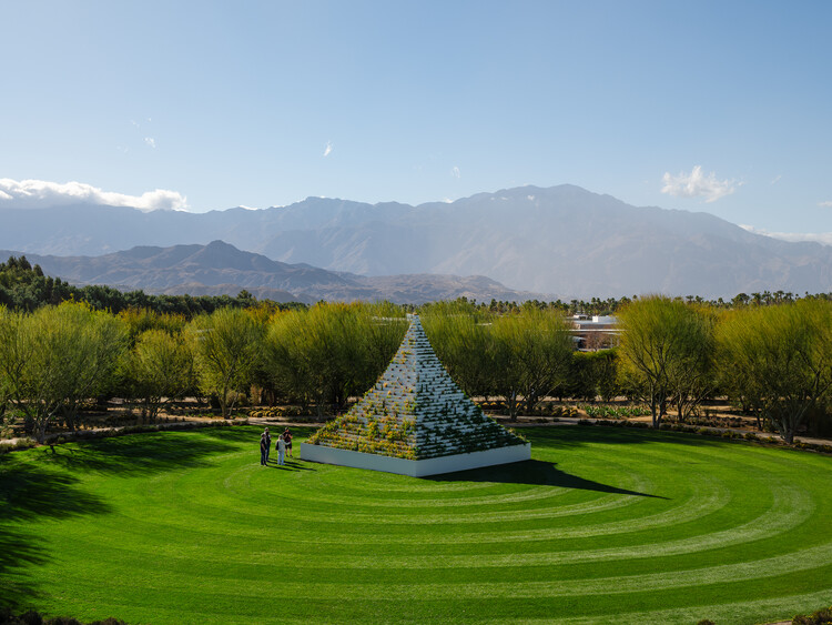 # Desert Canvas: Unveiling the World's Most Stunni...