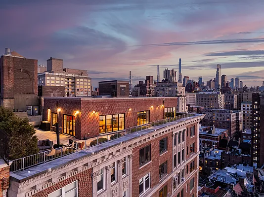 # The Ludlow Hotel NYC: An Edgy Oasis for Young Pr...