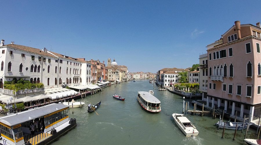 # Venetian Serenade: A Couple's Budget-Friendly Es...