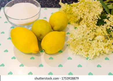 Elderflowers with lemons