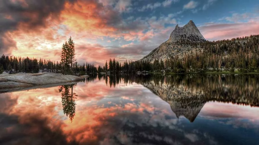 Family hiking in Yosemite National Park